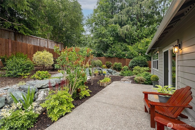 700 Twin Brooks Dr, Mount Vernon, WA 98273 - fenced backyard featuring a patio