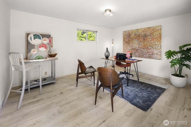 852 NE 194th St, Shoreline, WA 98155 - office featuring wood finished floors and baseboards
