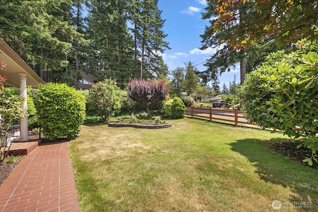 852 NE 194th St, Shoreline, WA 98155 - view of yard