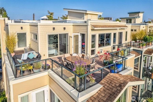 6801 Greenwood Ave N Unit 403, Seattle, WA 98103 - back of property with outdoor dining area