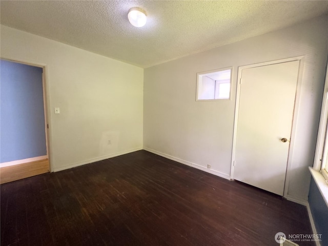9059 Carkeek Dr S, Seattle, WA 98118 - photo 5