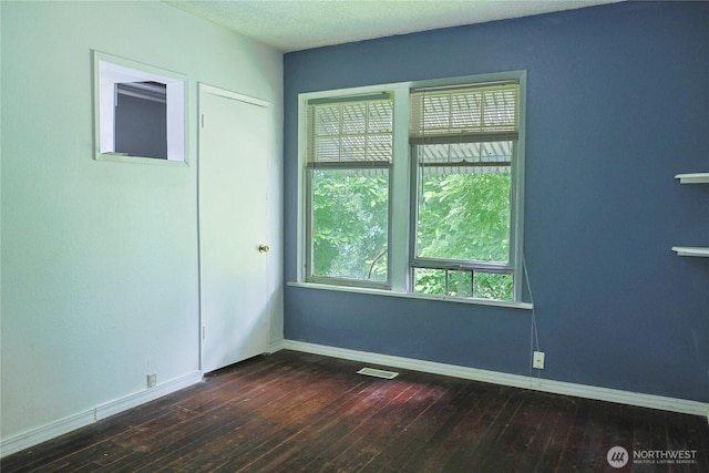 9059 Carkeek Dr S, Seattle, WA 98118 - photo 4