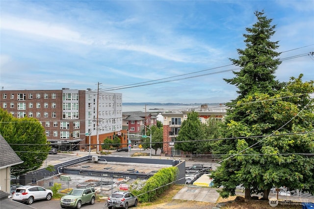 1007 N Forest St, Bellingham, WA 98225 - view of property featuring uncovered parking