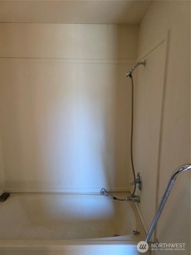 111 99th St S Unit 14, Tacoma, WA 98444 - bathroom featuring shower / washtub combination