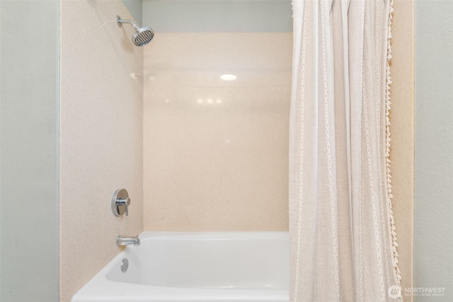 29 Etruria St Unit B505, Seattle, WA 98109 - bathroom with shower / tub combo