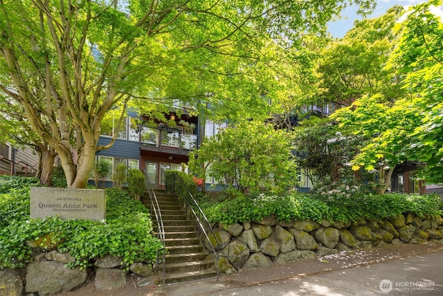29 Etruria St Unit B505, Seattle, WA 98109 - obstructed view of property with stairs and a balcony