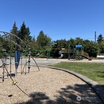 722 N 85th St Unit 41, Seattle, WA 98103 - view of communal playground