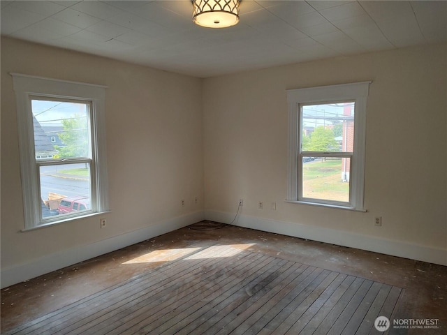 316 N F, Aberdeen, WA 98520 - empty room featuring baseboards