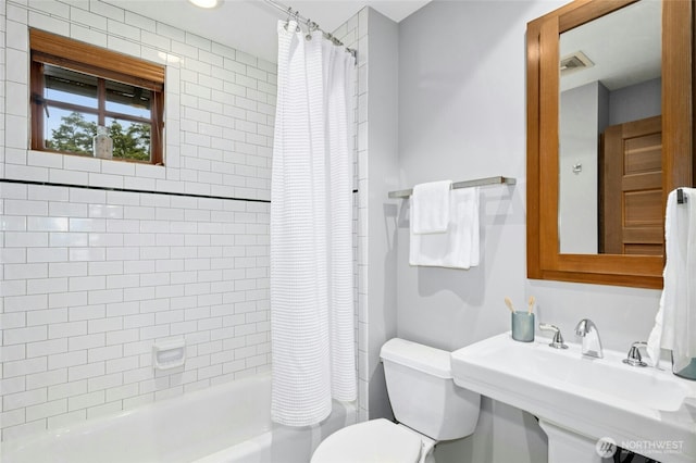3401 York Rd S, Seattle, WA 98144 - full bath with toilet and shower / bathtub combination with curtain