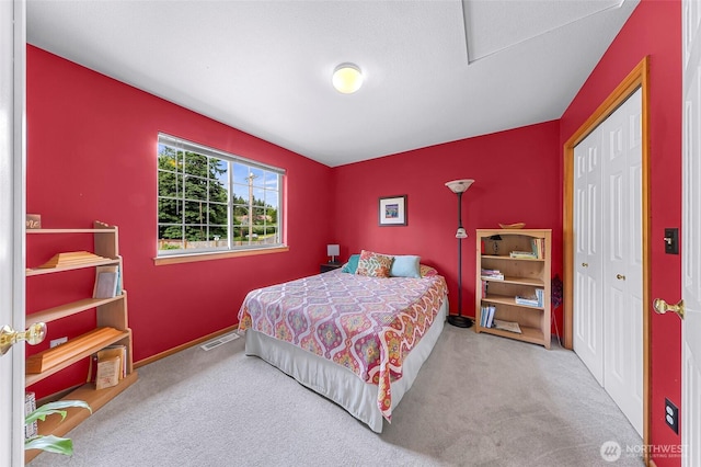 2616 16th St, Bellingham, WA 98229 - bedroom featuring carpet flooring and a closet