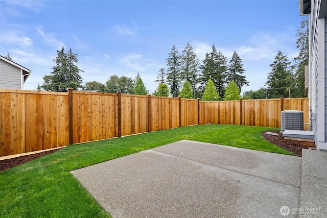 1401 89th Ave SE, Tumwater, WA 98501 - fenced backyard with a patio