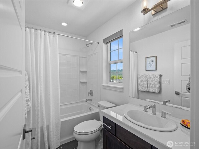 14031 3rd Ave NE, Duvall, WA 98019 - full bathroom with vanity, shower / bath combination with curtain, and recessed lighting