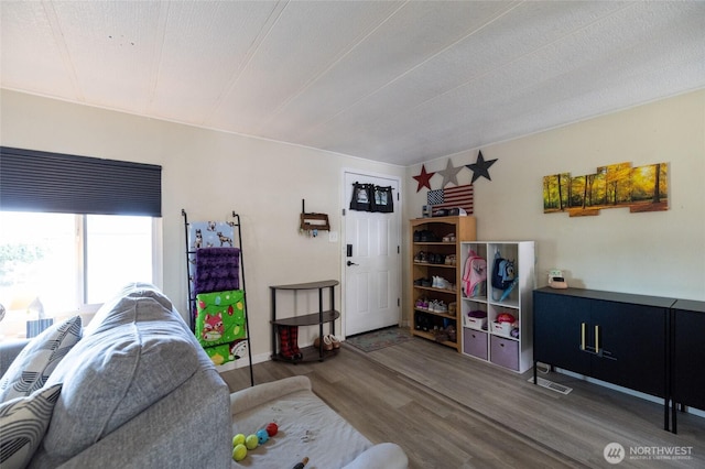 404 W Vine St, Chehalis, WA 98532 - living area featuring wood finished floors