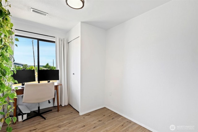 5128 N 48th St, Tacoma, WA 98407 - office featuring light wood finished floors and baseboards