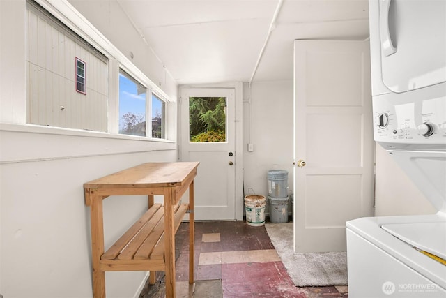 1609 F St, Bellingham, WA 98225 - laundry area with stacked washer / drying machine