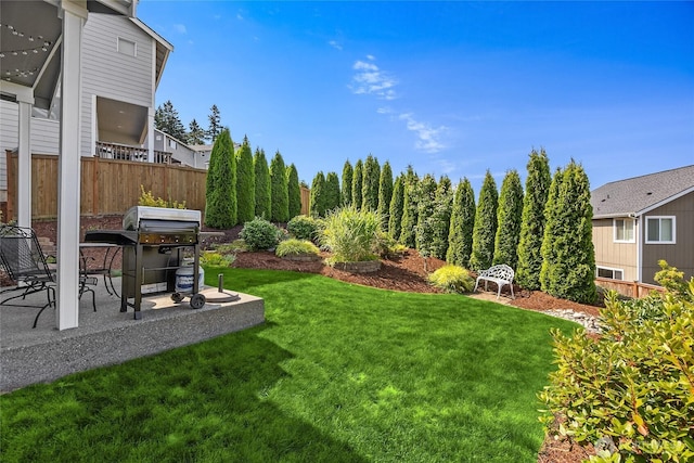 742 Freedom Ct SE, Port Orchard, WA 98366 - view of yard with a patio area
