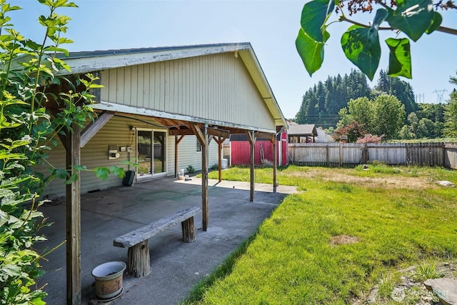 87 Chickadee Dr, Kelso, WA 98626 - fenced backyard featuring a patio area