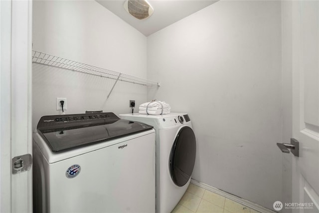 2101 62nd St SE, Auburn, WA 98092 - laundry room featuring washer and dryer and baseboards