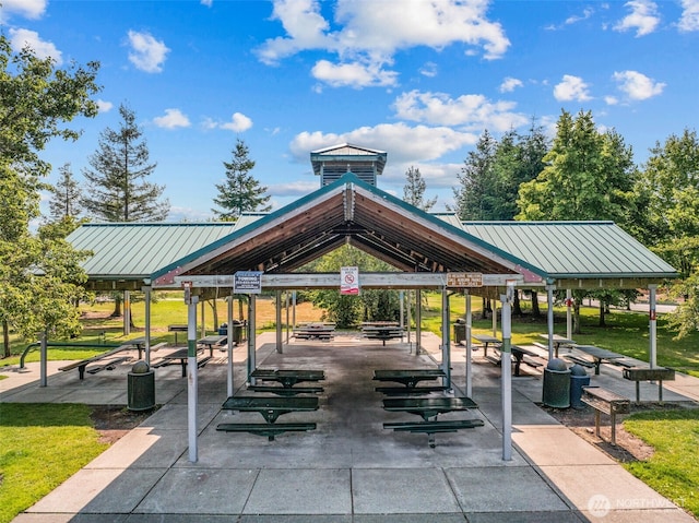 5040 Mill Pond Loop SE, Auburn, WA 98092 - surrounding community with a gazebo and a lawn
