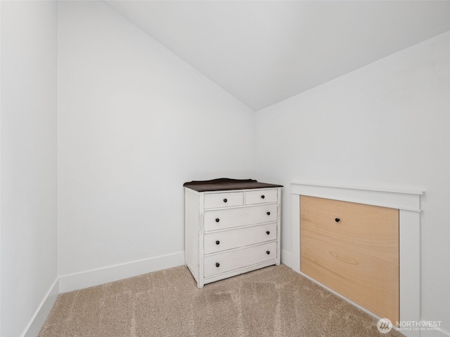 724 6th Ave SW, Puyallup, WA 98371 - bonus room featuring lofted ceiling and light carpet