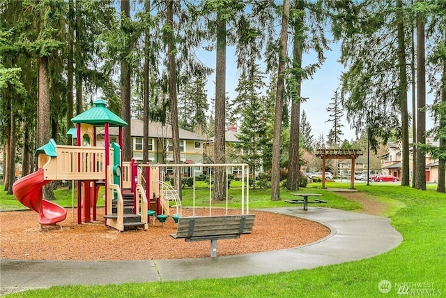 18223 NE 95th Way Unit 102, Redmond, WA 98052 - communal playground featuring a lawn