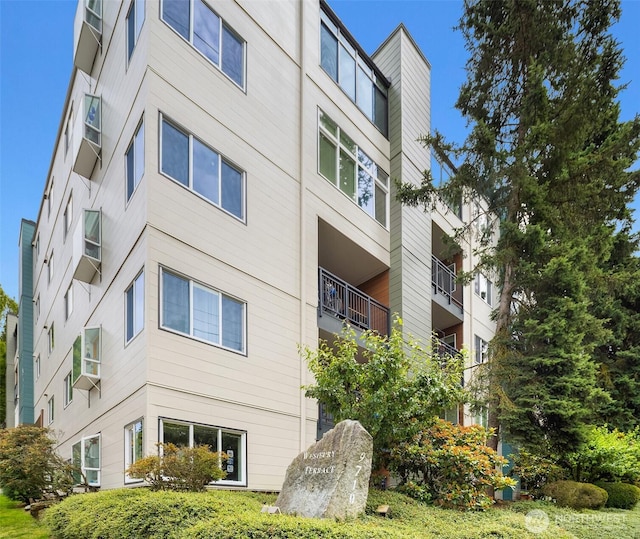 9710 5th Ave NE Unit 503, Seattle, WA 98115