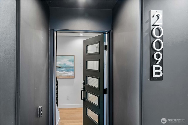 2009B Dexter Ave N, Seattle, WA 98109 - entrance foyer with wood finished floors and baseboards
