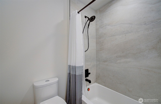 1611 NE 113th St Unit 421, Vancouver, WA 98686 - full bathroom featuring shower / bath combo and toilet