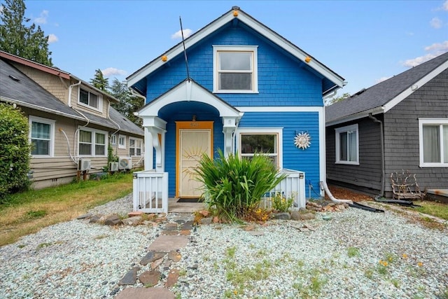 820 S Ferry St, Tacoma, WA 98405 - view of bungalow-style home