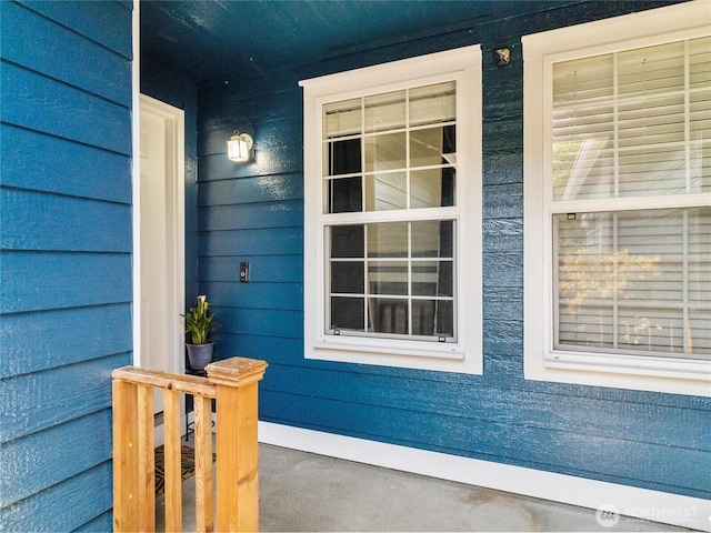 839 Avalon Ct SE, Olympia, WA 98513 - doorway to property with a porch