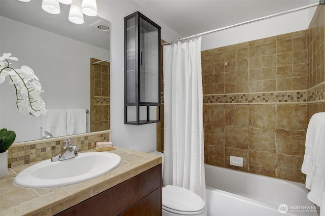 5929 California Ave SW Unit B, Seattle, WA 98136 - full bath with vanity and shower / bath combo