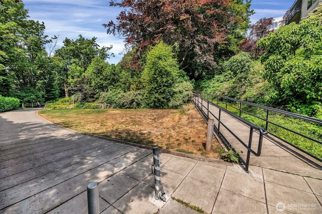 519 W Roy St Unit 211, Seattle, WA 98119 - view of community
