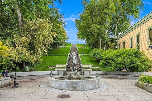 842 Washington St Unit 204, Port Townsend, WA 98368 - view of property's community with a patio