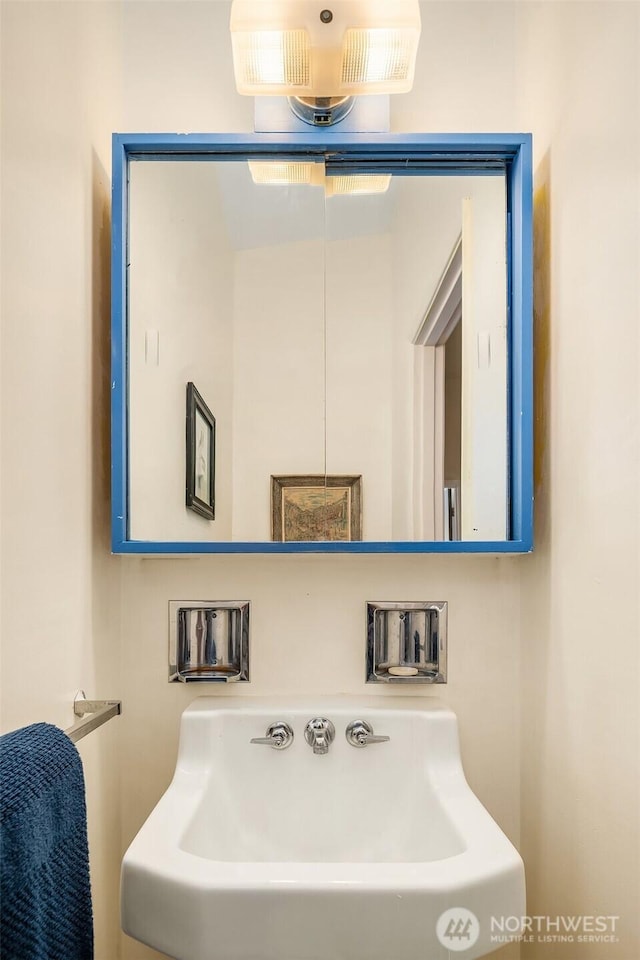 9922 SW 206th Ct, Vashon, WA 98070 - bathroom featuring a sink