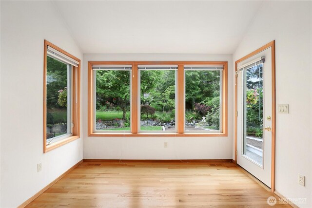 2804 18th St SE, Puyallup, WA 98374 - unfurnished sunroom featuring lofted ceiling