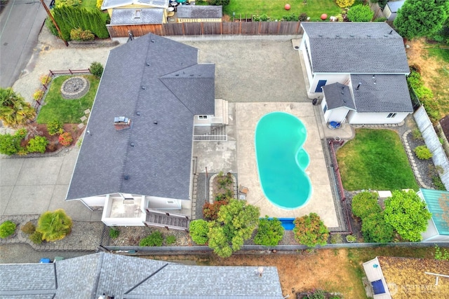 832 Birch St, Edmonds, WA 98020 - aerial view of a pool