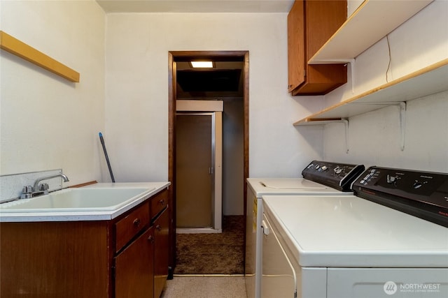 913 Woodlawn, Walla Walla, WA 99362 - laundry room featuring washer and dryer, cabinet space, and carpet flooring