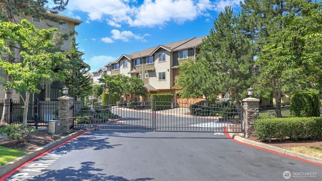 4650 NE 3rd Ln Unit F1, Renton, WA 98059 - gate with a residential view