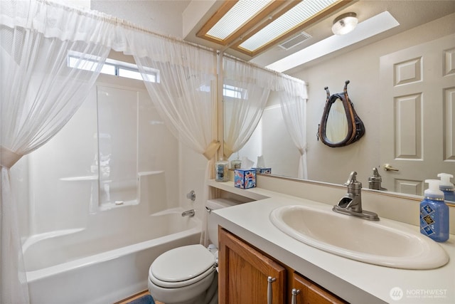 836 Harman Way S Unit 82, Orting, WA 98360 - full bath with shower / bath combo with shower curtain and vanity