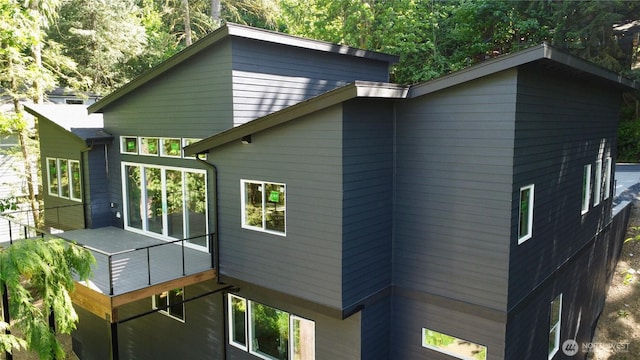 15 Sudden Valley Dr, Bellingham, WA 98229 - view of side of property with a deck