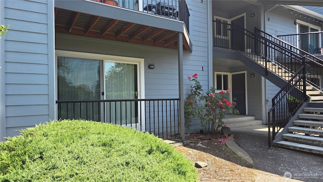 1040 Columbia River Dr Unit 1, Vancouver, WA 98664 - view of property exterior with stairway