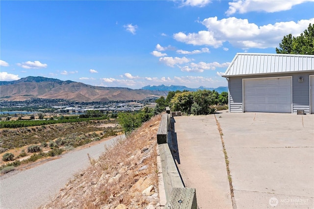 71 Blue Grade Rd, East Wenatchee, WA 98802 - view of street featuring a mountain view