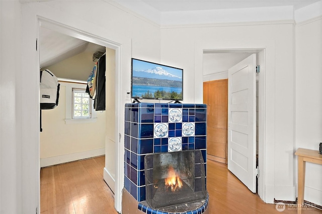 1222 N 4th St, Tacoma, WA 98403 - hall with wood finished floors and baseboards