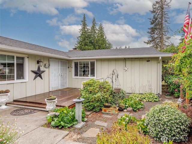 6725 Husky Way SE, Olympia, WA 98503 - view of exterior entry featuring a deck