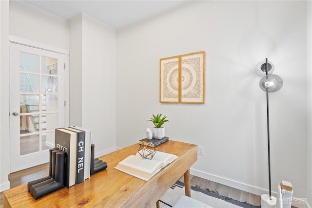 23228 SE 50th St, Issaquah, WA 98029 - home office featuring wood finished floors and baseboards