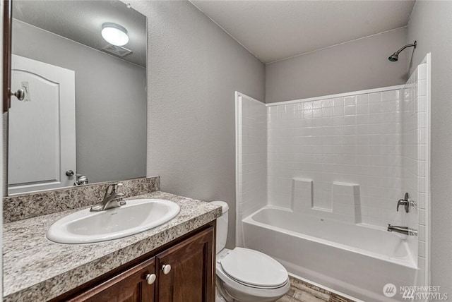911 Mill Crk, Shelton, WA 98584 - full bathroom featuring vanity, bathtub / shower combination, and wood finished floors
