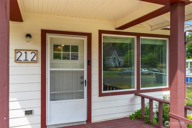 212 Euclid Ave, Shelton, WA 98584 - view of exterior entry featuring a porch