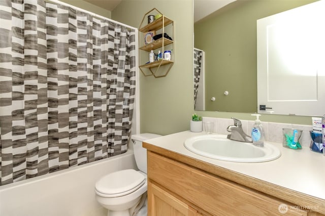 4706 56th St E, Tacoma, WA 98443 - bathroom with vanity and shower / tub combo