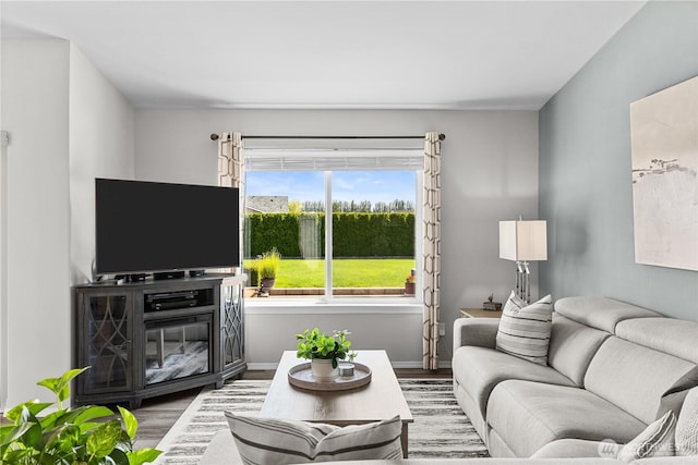 409 Davidson Blvd SW, Mattawa, WA 99349 - living area with wood finished floors and baseboards