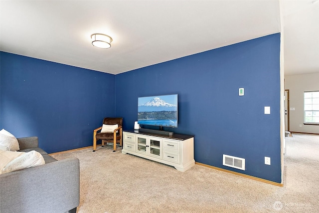 1810 S Tyler St, Tacoma, WA 98405 - living area featuring carpet floors and baseboards